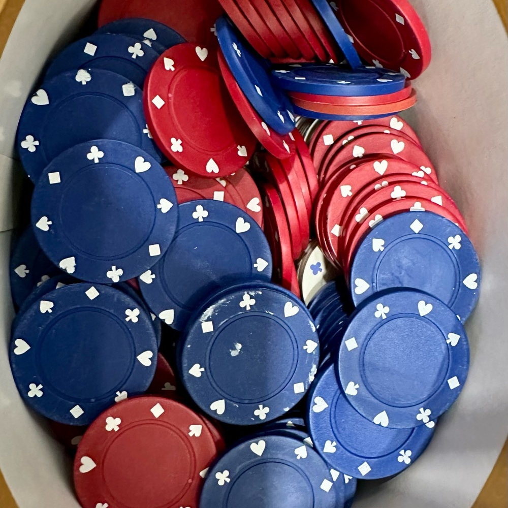 Vintage Card-Suited Poker Chip Set - 197 Count
